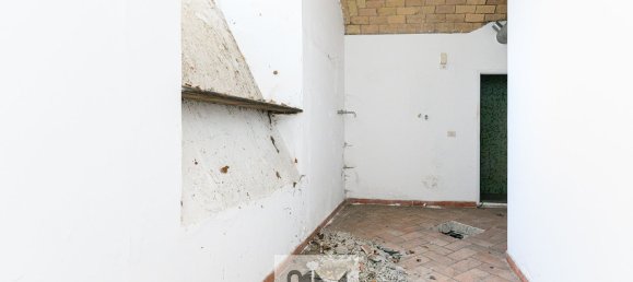 135m² Commercial property in Rome, Italy No. 61688 28