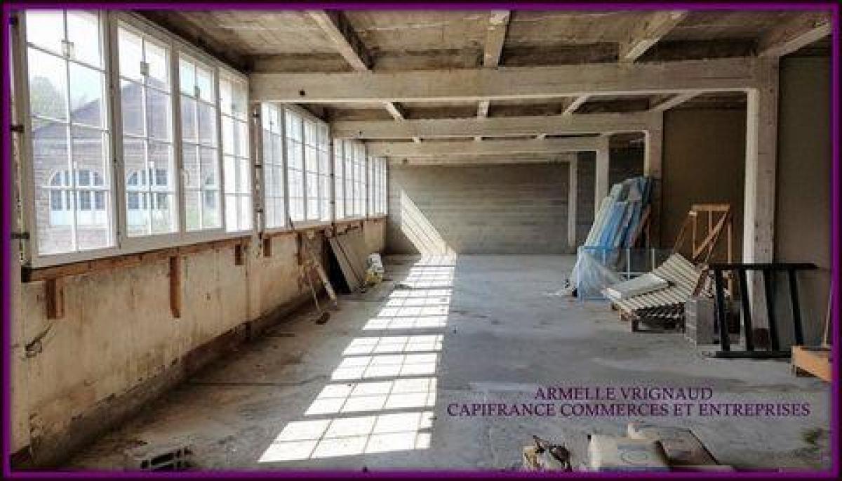 Bureau à Anet, France 204m² No. 17927