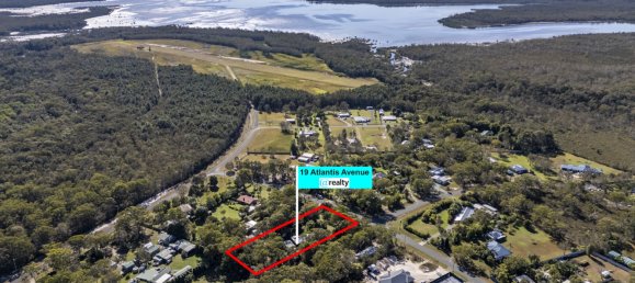 3 bedrooms House in Cooloola Cove, Australia No. 659 3