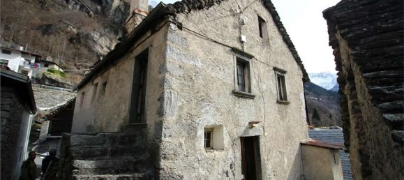 Дом с 8 комнатами в Бачено, Италия № 105377 5