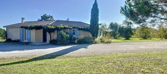 5 bedrooms House in Saint-Christophe-de-Double, France No. 192223 24