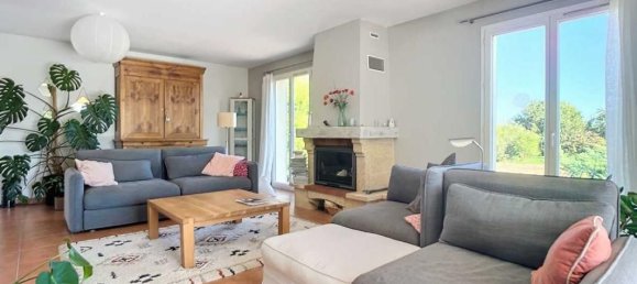 5 bedrooms House in Saint-Christophe-de-Double, France No. 192223 17