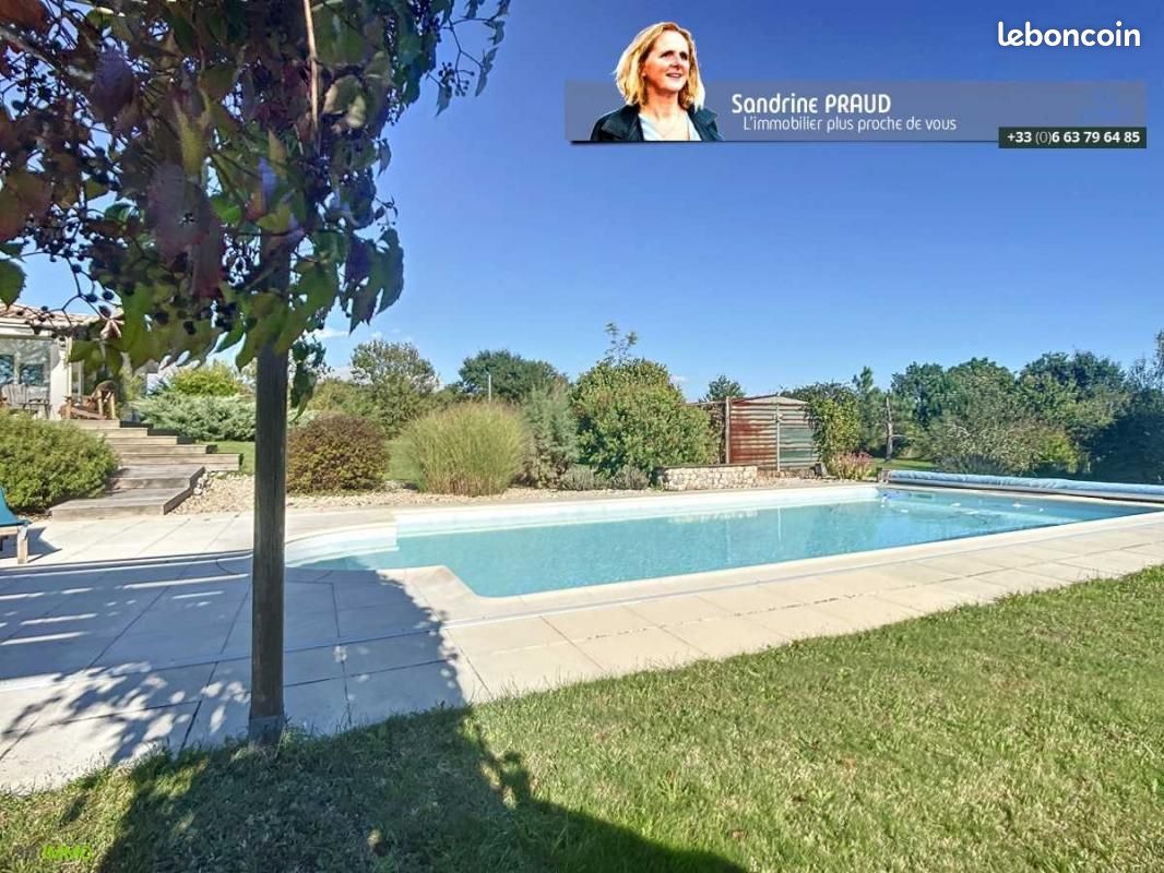 5 bedrooms House in Saint-Christophe-de-Double, France No. 192223