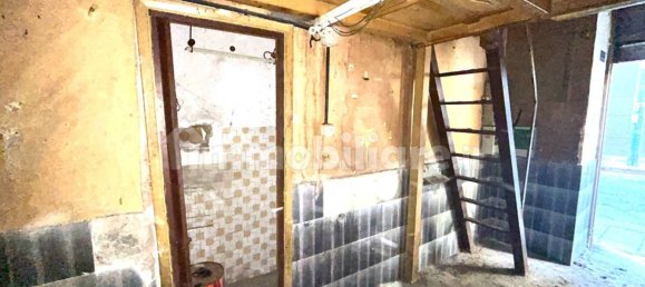 1-Zimmer Gewerbliche Immobilie in Naples, Italy, Nr. 228798 11