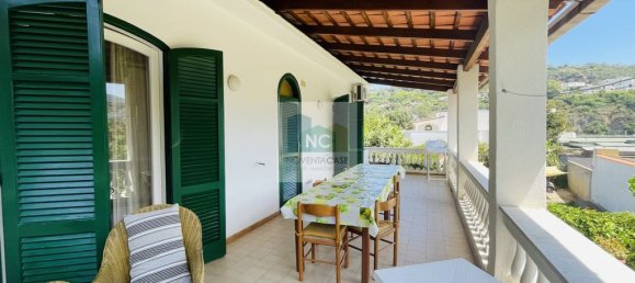 5 bedrooms Villa in Forio, Italy No. 289427 4
