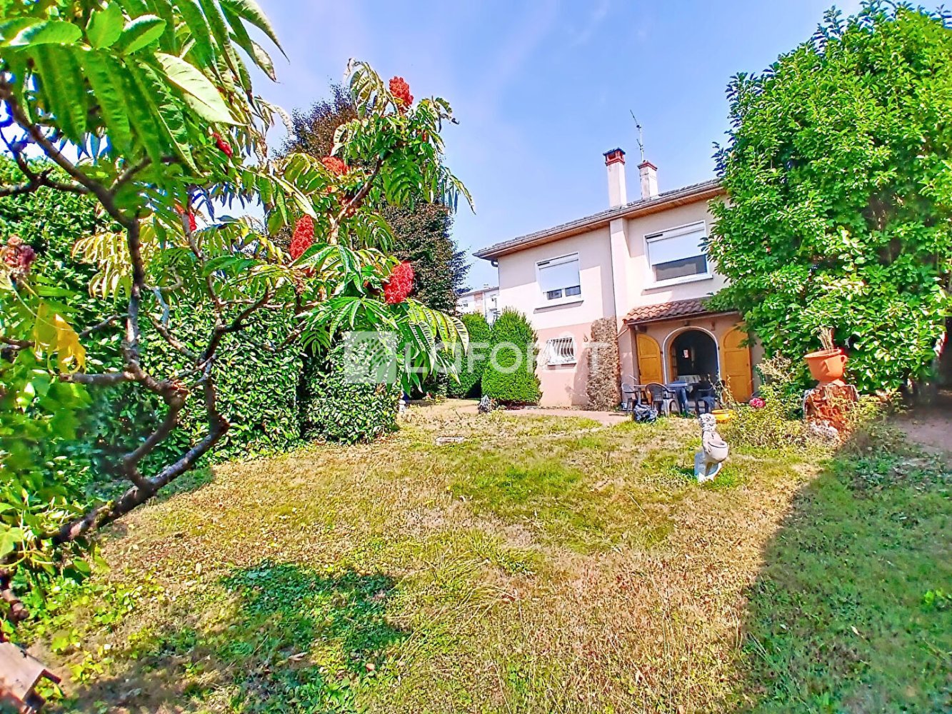 3 bedrooms House in Rhone, France No. 322020