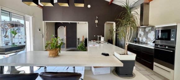 3 chambres Villa à Le Château-d'Oléron, France No. 311581 2