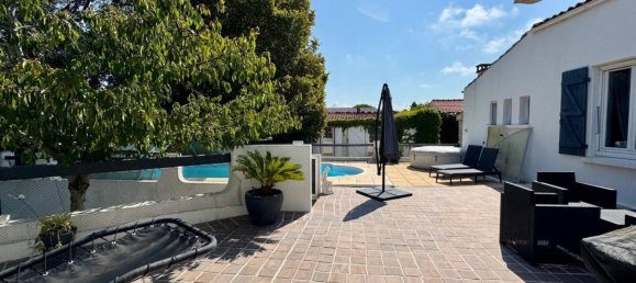 3 chambres Villa à Le Château-d'Oléron, France No. 311581 9