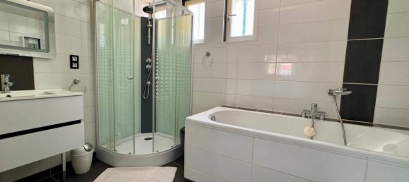 3 chambres Villa à Le Château-d'Oléron, France No. 311581 8