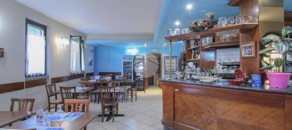 Propiedad comercial de 3 habitaciónes en Truccazzano, Italy No. 294952 2