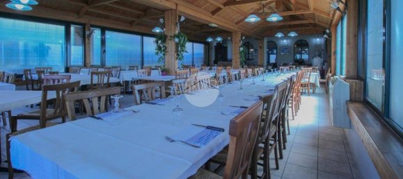 Propiedad comercial de 3 habitaciónes en Truccazzano, Italy No. 294952 8