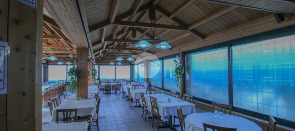 Propiedad comercial de 3 habitaciónes en Truccazzano, Italy No. 294952 9