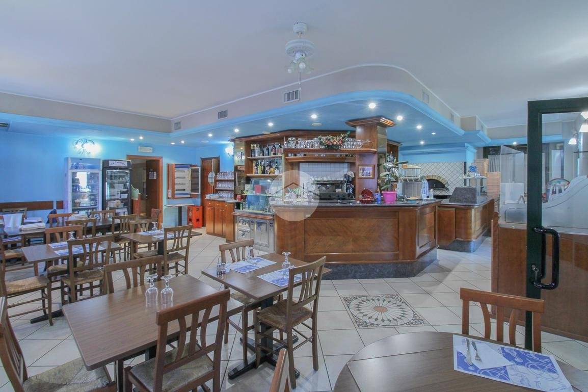 Propiedad comercial de 3 habitaciónes en Truccazzano, Italy No. 294952