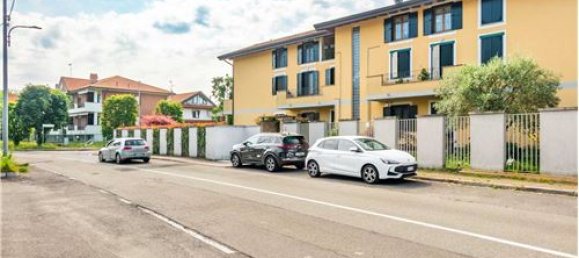 2 bedrooms Apartment in Marnate, Italy No. 279227 17