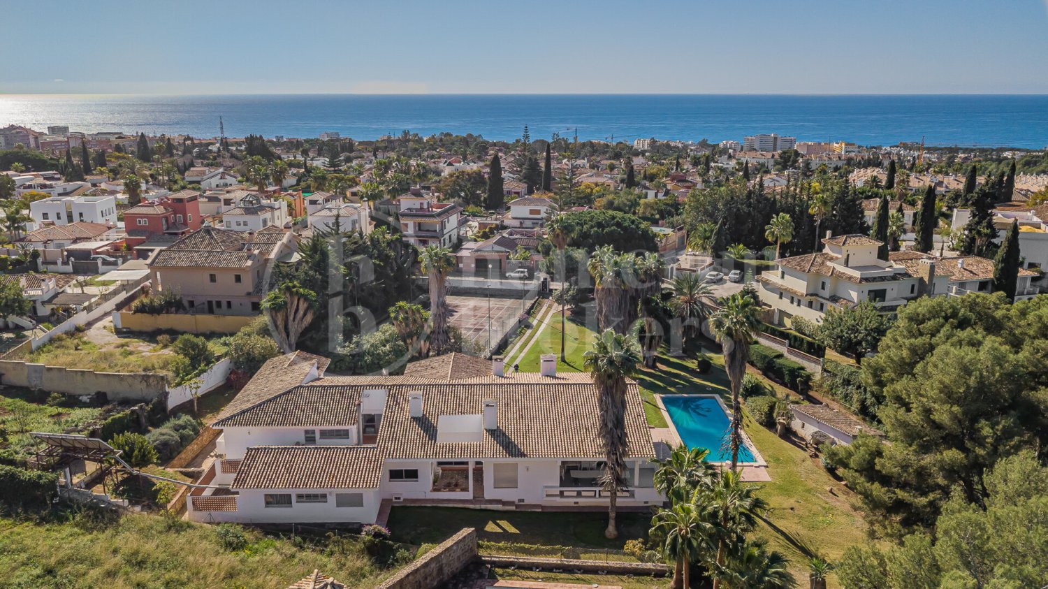Villa de 7 dormitorios en Marbella, Spain No. 271631