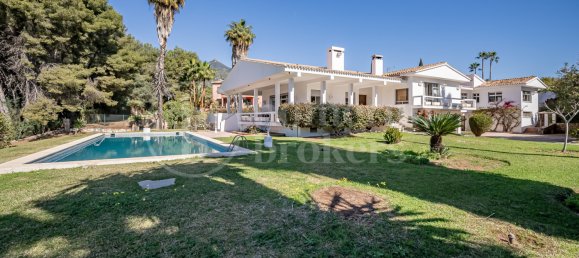 7 bedrooms Villa in Marbella, Spain No. 271631 11