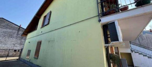 2 bedrooms Apartment in Varese, Italy No. 283542 3