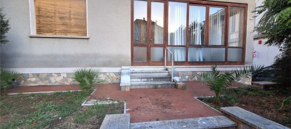 Дом с 13 спальнями в Монтекатини Терме, Италия № 314234 2