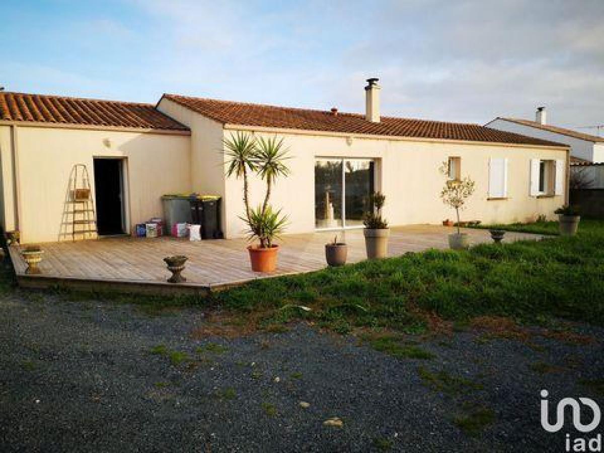 4 bedrooms House in Anais, France No. 30271
