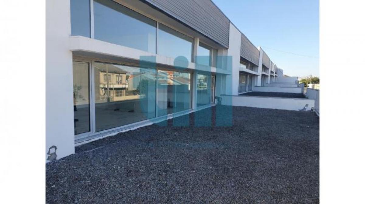 879m² Factory in Porto, Portugal No. 8429