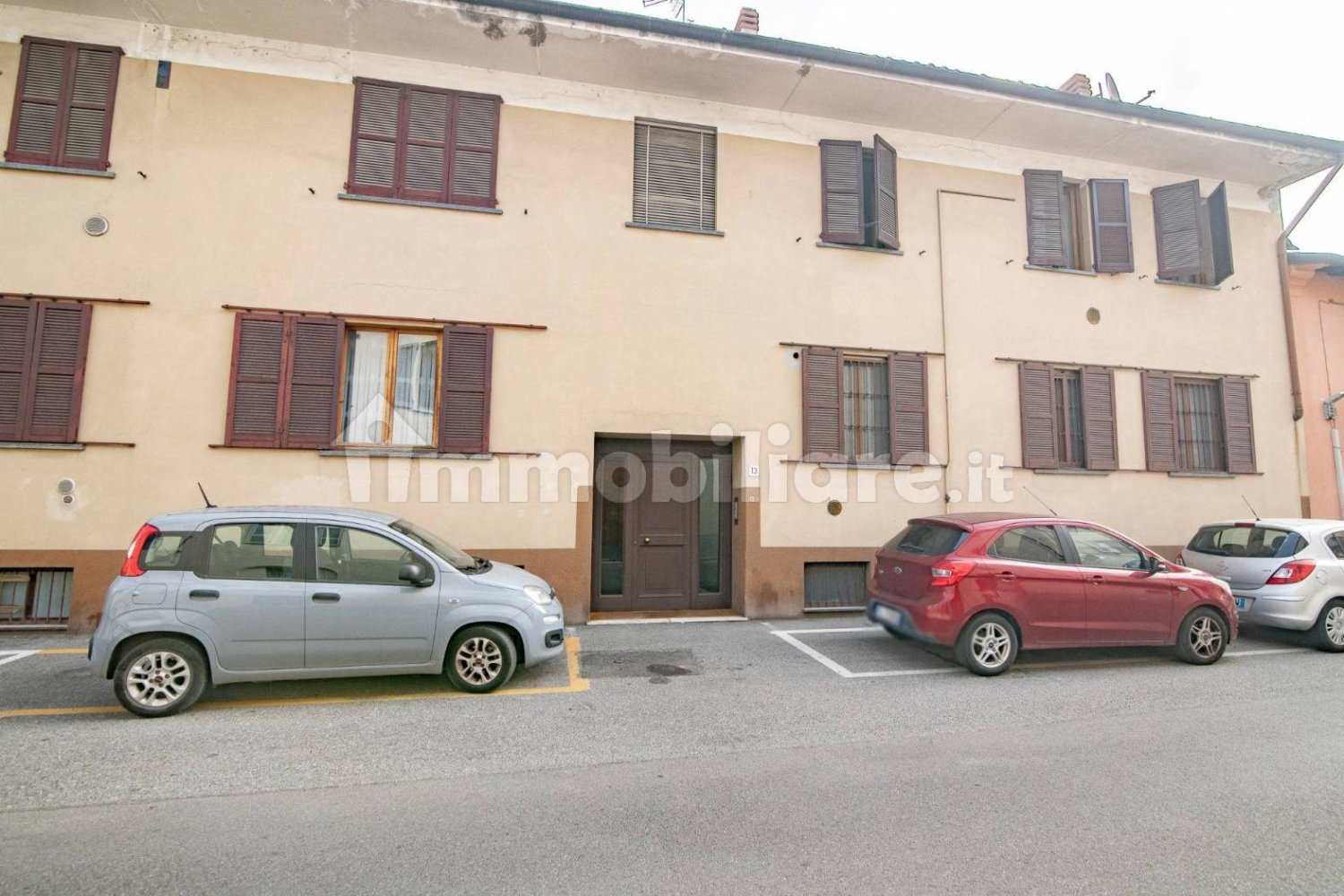 Apartamento de 3 dormitorios en Codogno, Italy No. 274050