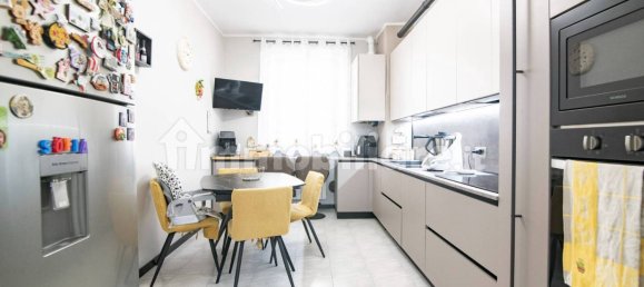 Apartamento de 3 dormitorios en Codogno, Italy No. 274050 13
