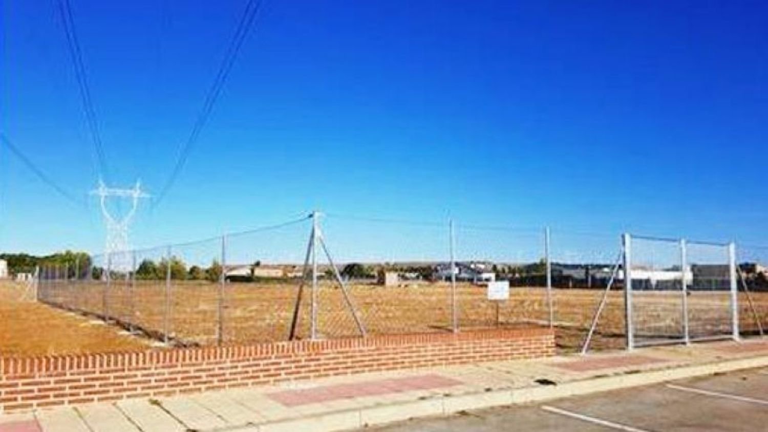 Terreno en Grijota, Spain 11455 m² No. 75060