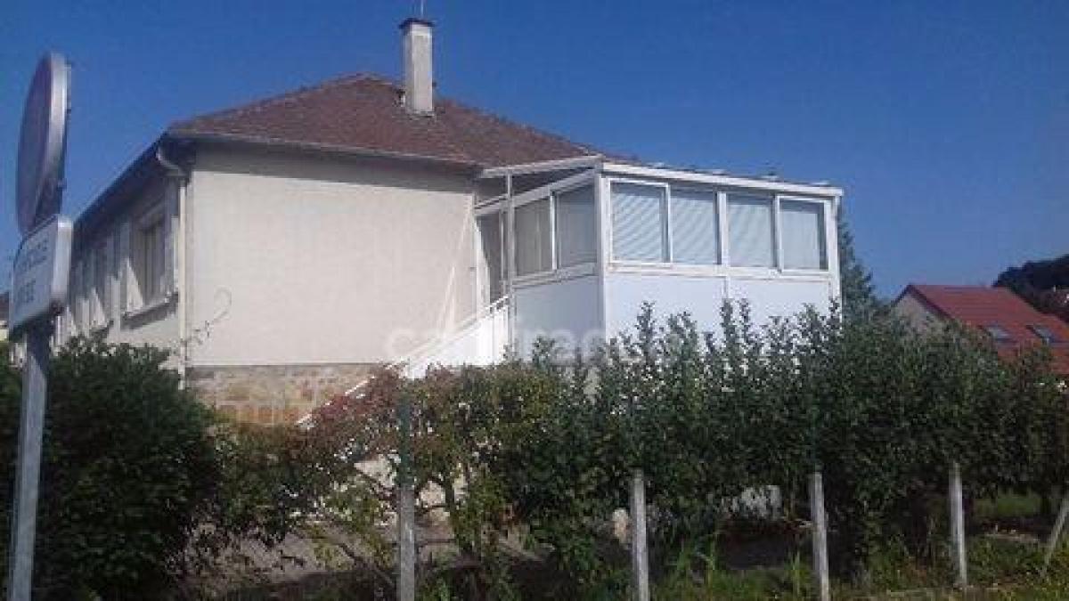 Casa de 3 dormitorios en Le Theil, France No. 32441