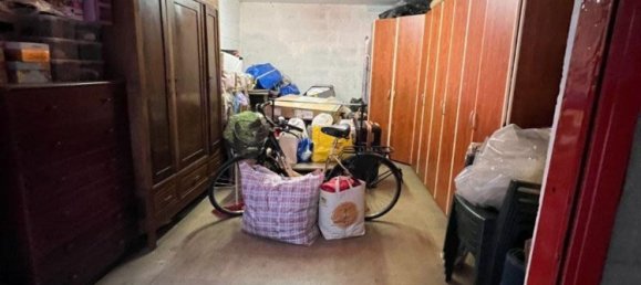 18m² Garage in Pioltello, Italy No. 359043 2