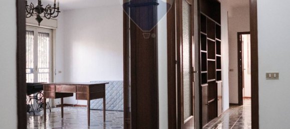 3 Schlafzimmer Wohnung in Palermo, Italy, Nr. 64778 11