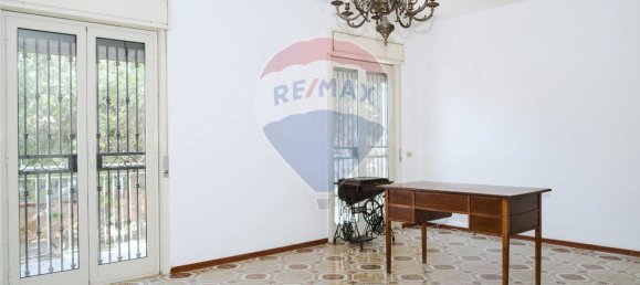 3 Schlafzimmer Wohnung in Palermo, Italy, Nr. 64778 8