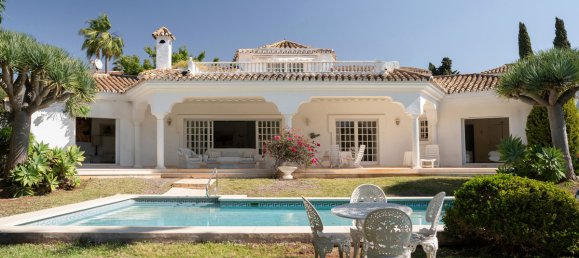 4 غرف نوم فيلا في Estepona, Spain رقم 185457 2