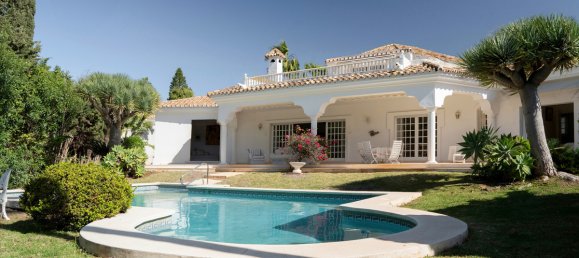 4 غرف نوم فيلا في Estepona, Spain رقم 185457 3