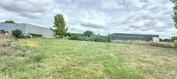 758m² Land in Le Lion-d'Angers, France No. 277618 3