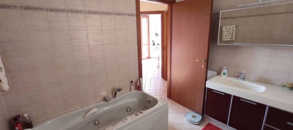 4 bedrooms Apartment in Brembate di Sopra, Italy No. 8168 26