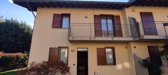 4 bedrooms Apartment in Brembate di Sopra, Italy No. 8168 5