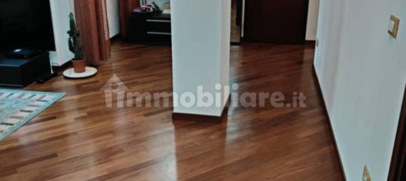 2 bedrooms Apartment in Livorno, Italy No. 349500 4