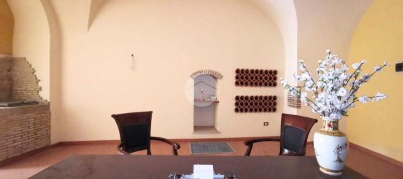 378m² Commercial property in Lucera, Italy No. 70798 8