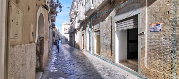 378m² Commercial property in Lucera, Italy No. 70798 14