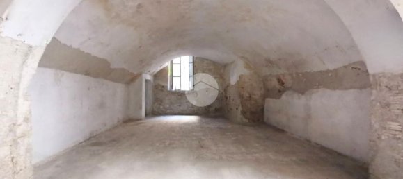 378m² Commercial property in Lucera, Italy No. 70798 4