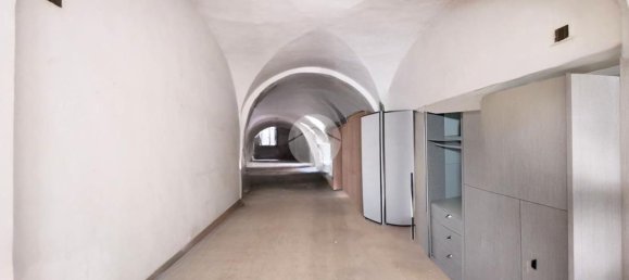 378m² Commercial property in Lucera, Italy No. 70798 12