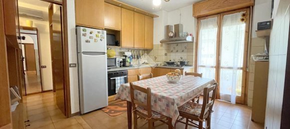 Apartamento de 4 habitaciónes en Cornaredo, Italy No. 93009 6