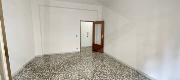 3 rooms Apartment in Bari, Italy No. 33885 12