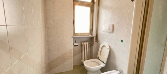 3 rooms Apartment in Bari, Italy No. 33885 14