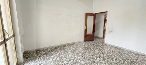 3 rooms Apartment in Bari, Italy No. 33885 6