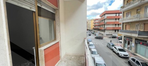 3 rooms Apartment in Bari, Italy No. 33885 31