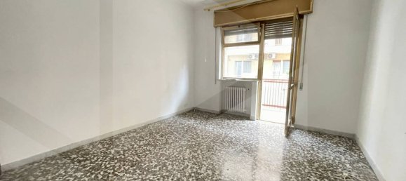 3 rooms Apartment in Bari, Italy No. 33885 7