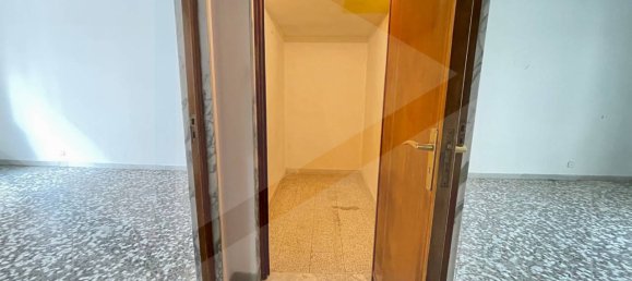 3 rooms Apartment in Bari, Italy No. 33885 23