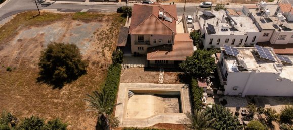 Villa de 4 dormitorios en Aradippou, Cyprus No. 5290 4