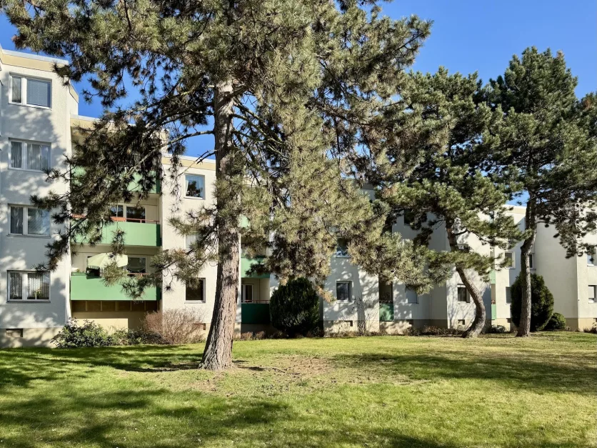 Квартира с 2 комнатами в Гропиусштадт, Германия № 11776